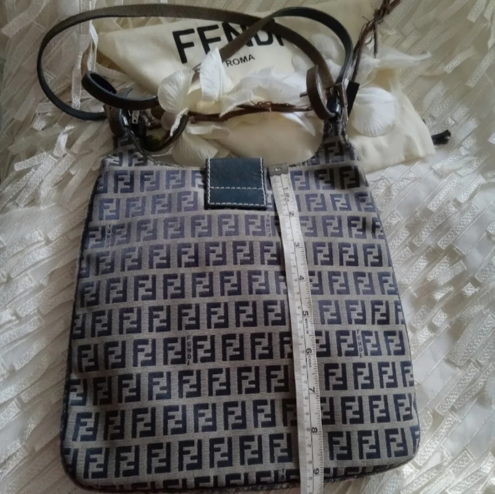 Vintage FENDI Shoulder Bag - Picture 4 of 15